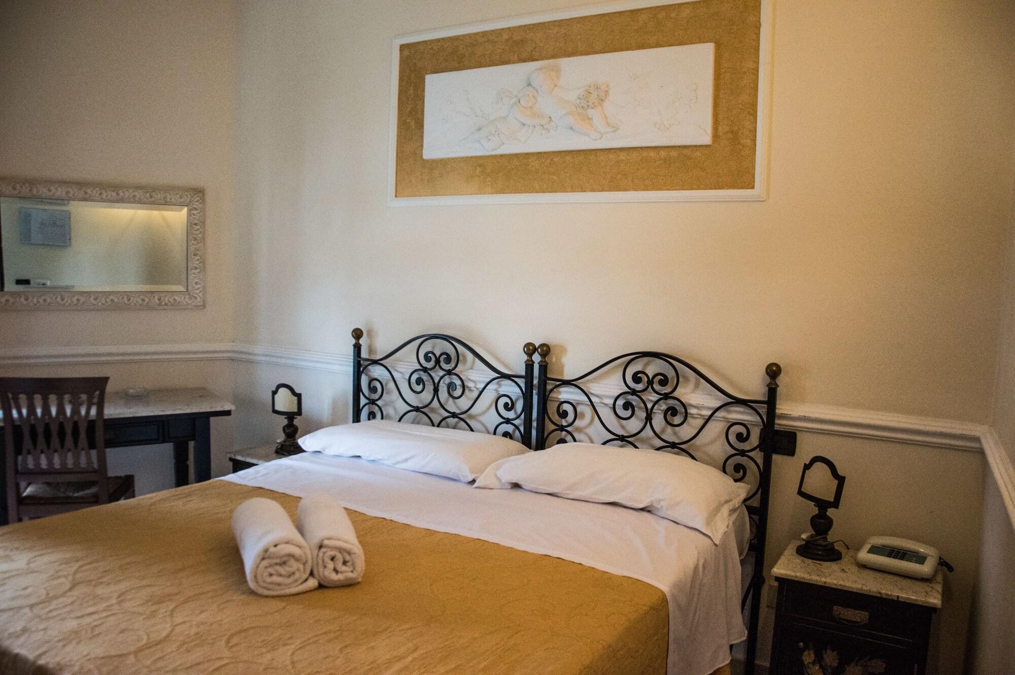 Hotel & Apartments Villa Linda Giardini Naxos Eksteriør billede
