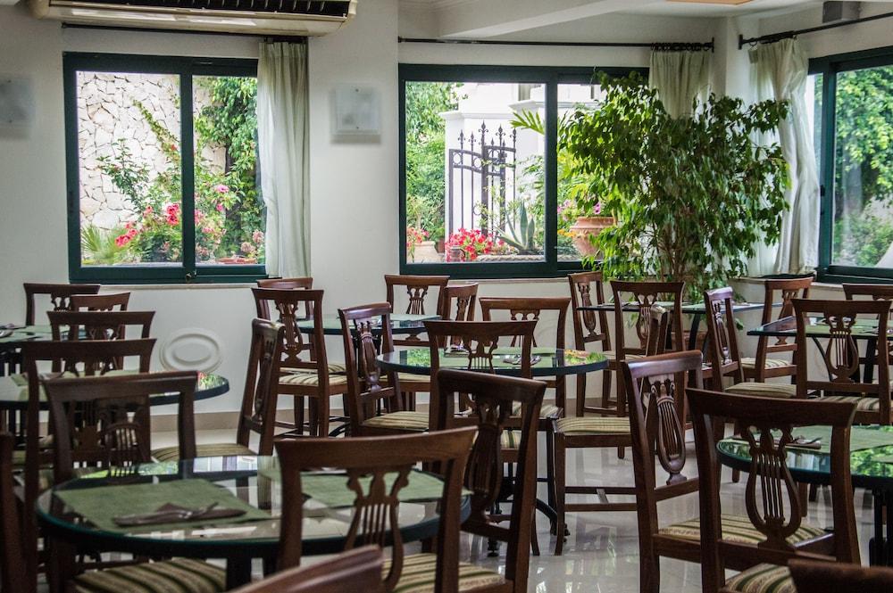 Hotel & Apartments Villa Linda Giardini Naxos Eksteriør billede