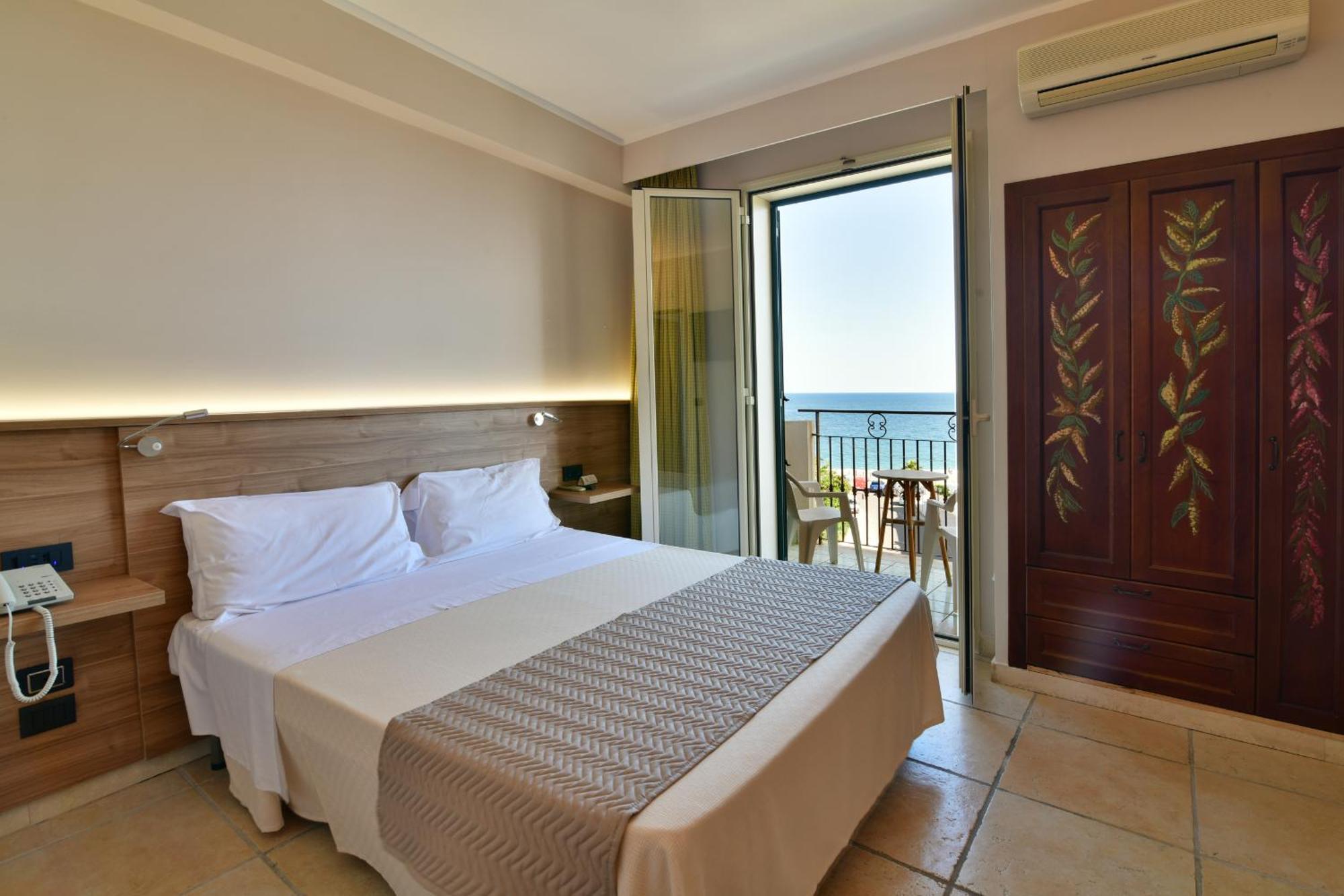 Hotel & Apartments Villa Linda Giardini Naxos Eksteriør billede