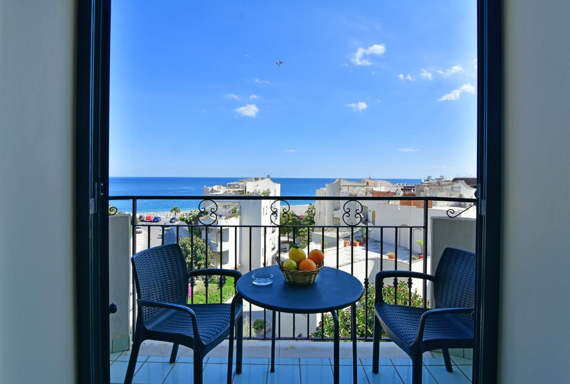 Hotel & Apartments Villa Linda Giardini Naxos Eksteriør billede