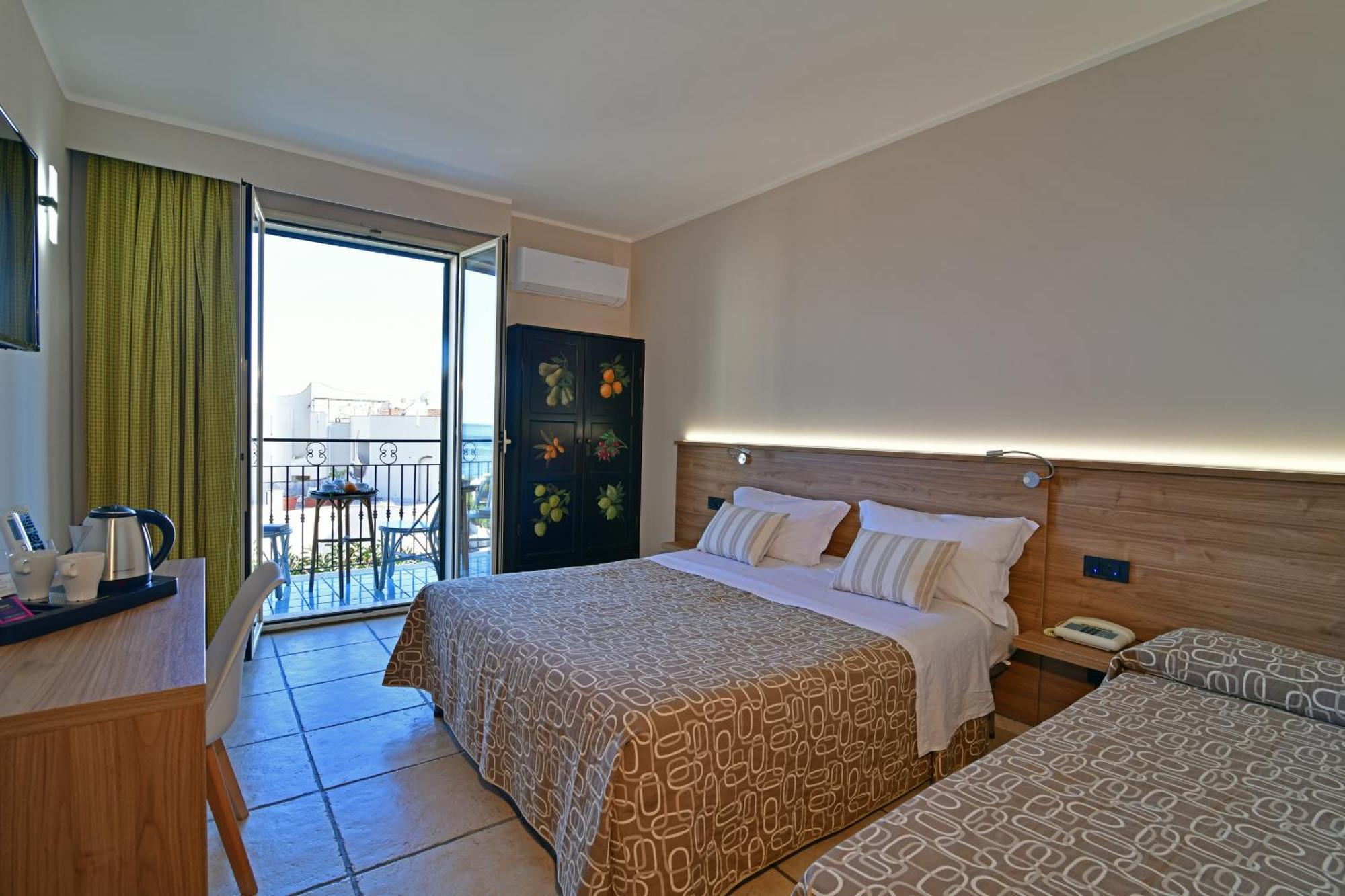 Hotel & Apartments Villa Linda Giardini Naxos Eksteriør billede