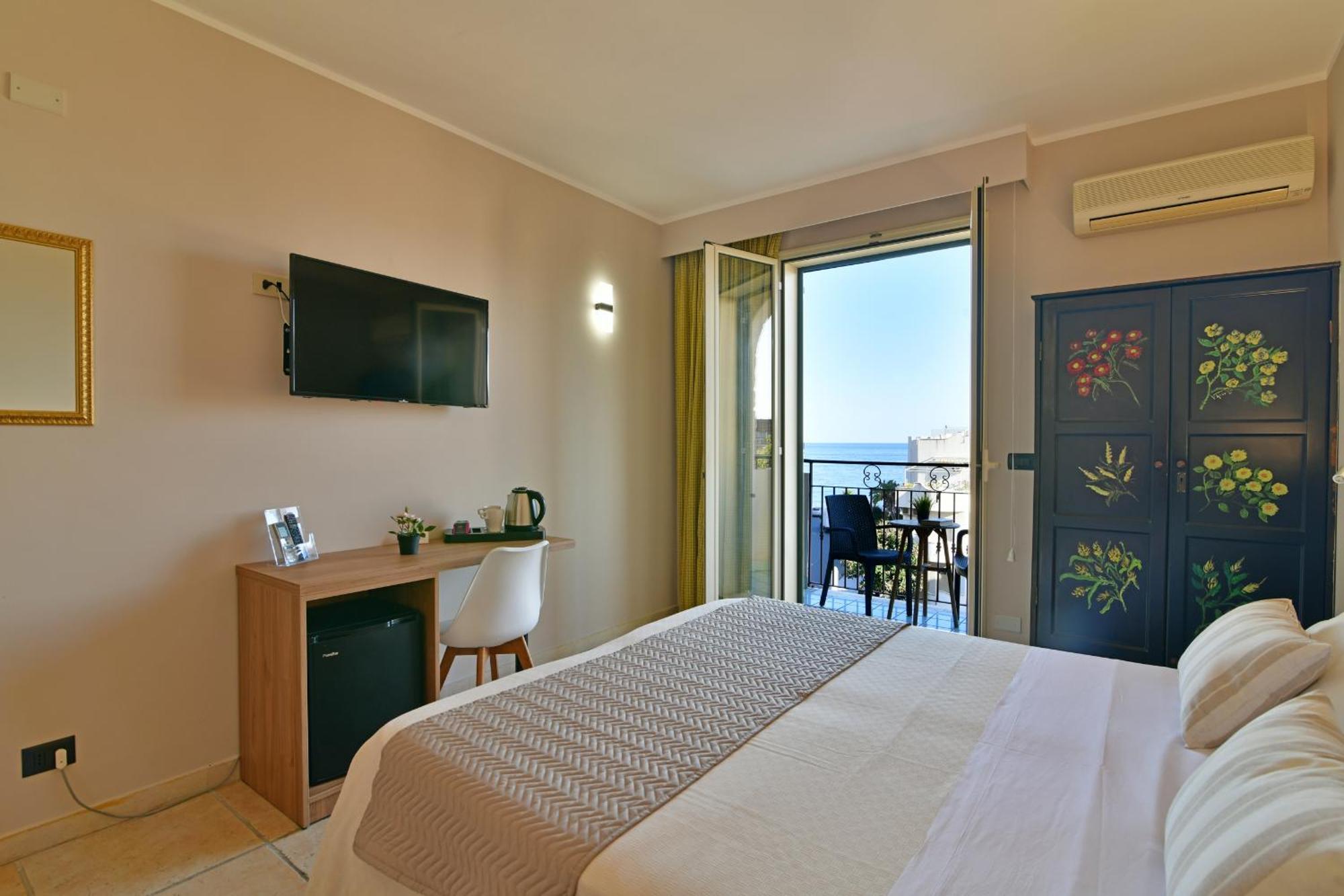 Hotel & Apartments Villa Linda Giardini Naxos Eksteriør billede