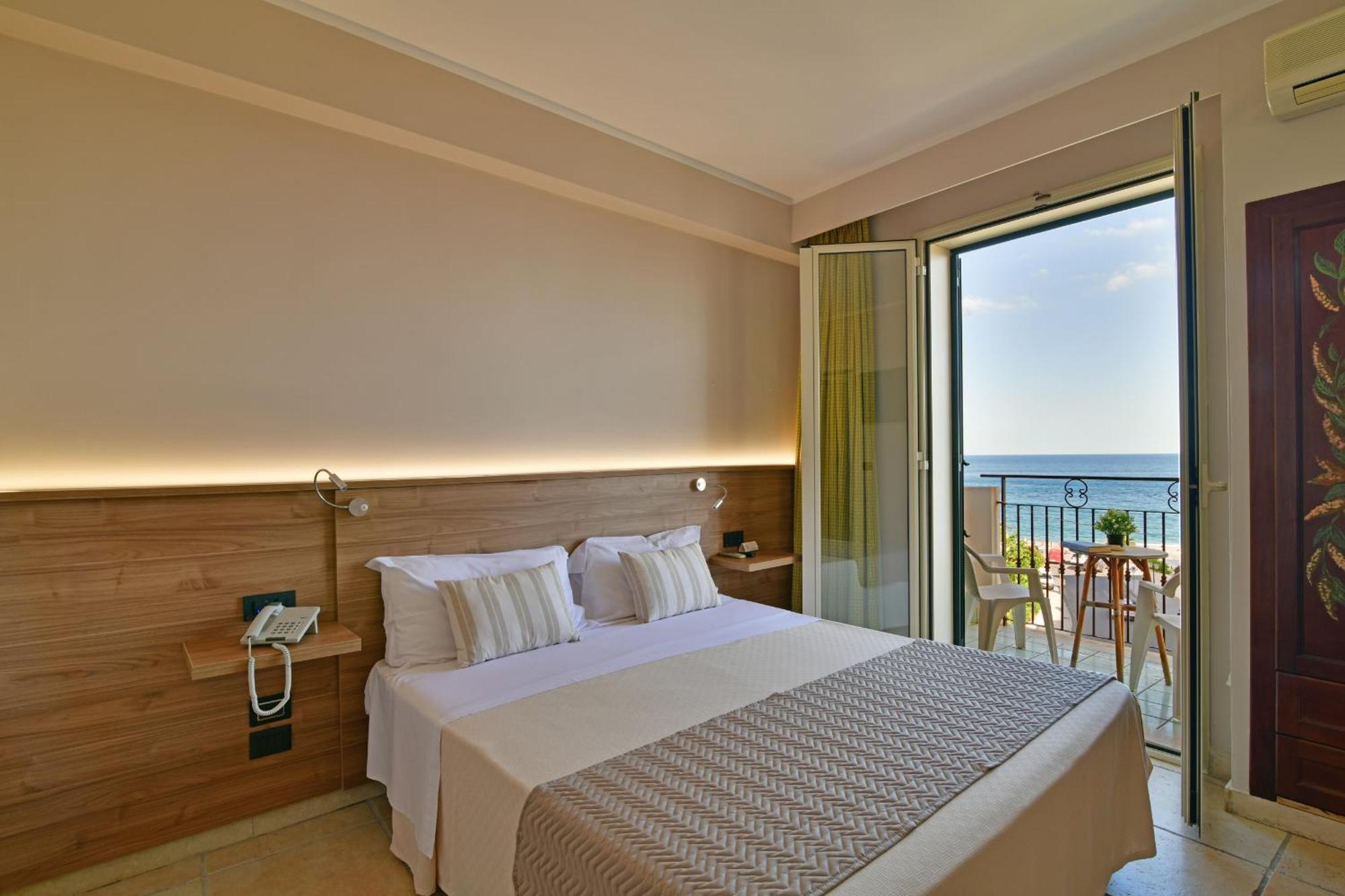 Hotel & Apartments Villa Linda Giardini Naxos Eksteriør billede