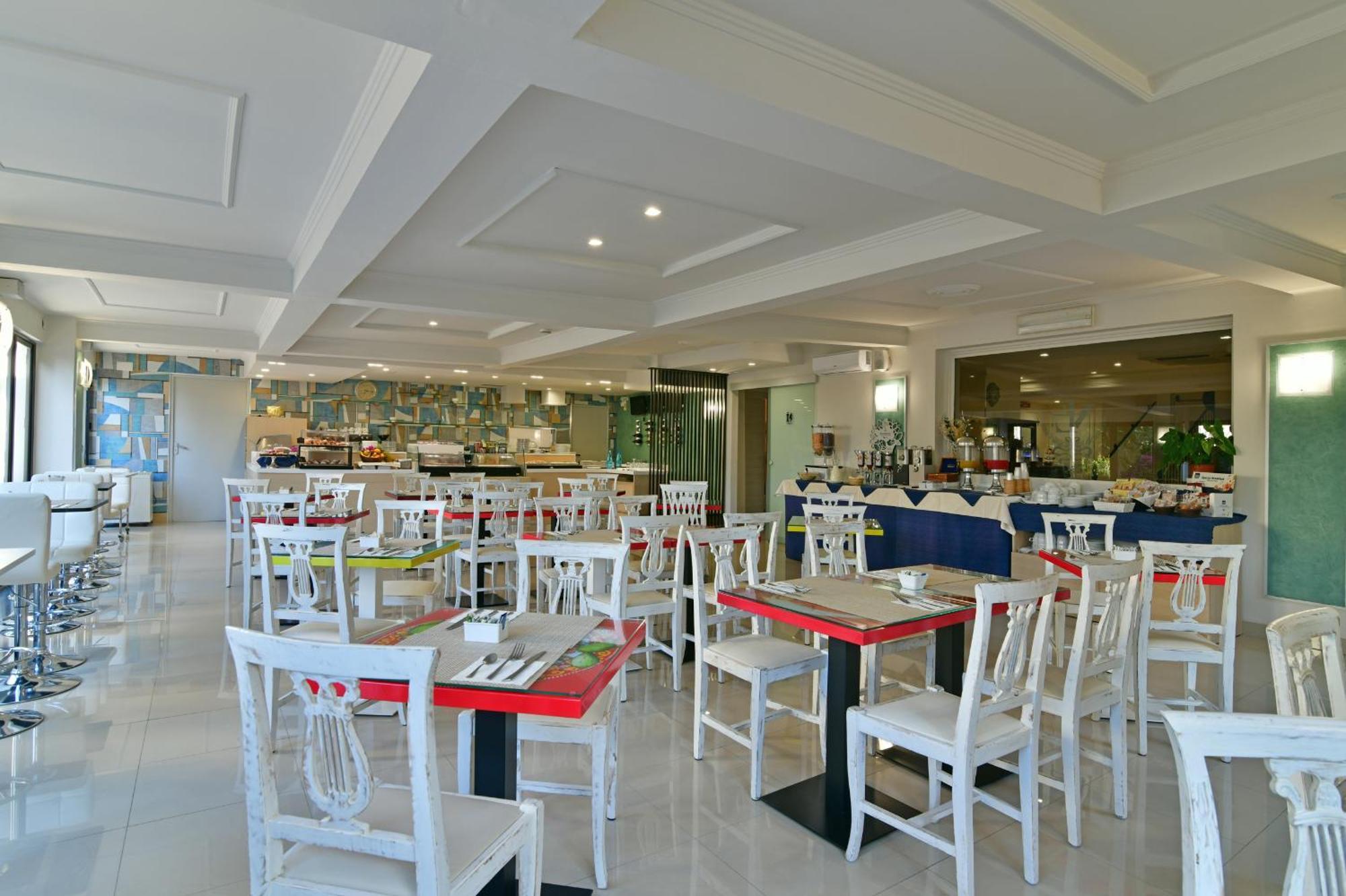 Hotel & Apartments Villa Linda Giardini Naxos Eksteriør billede