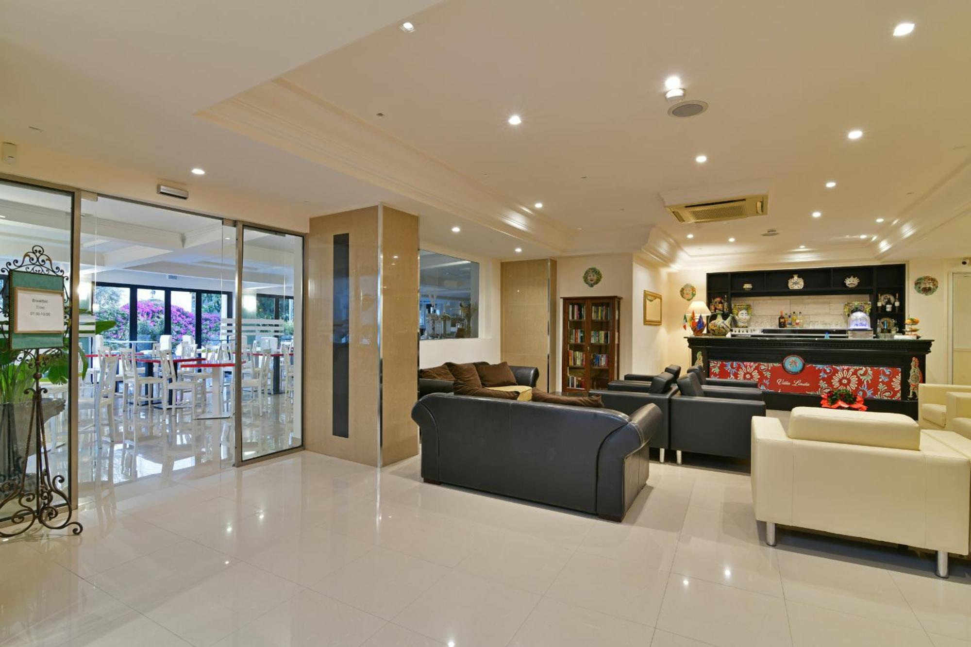 Hotel & Apartments Villa Linda Giardini Naxos Eksteriør billede