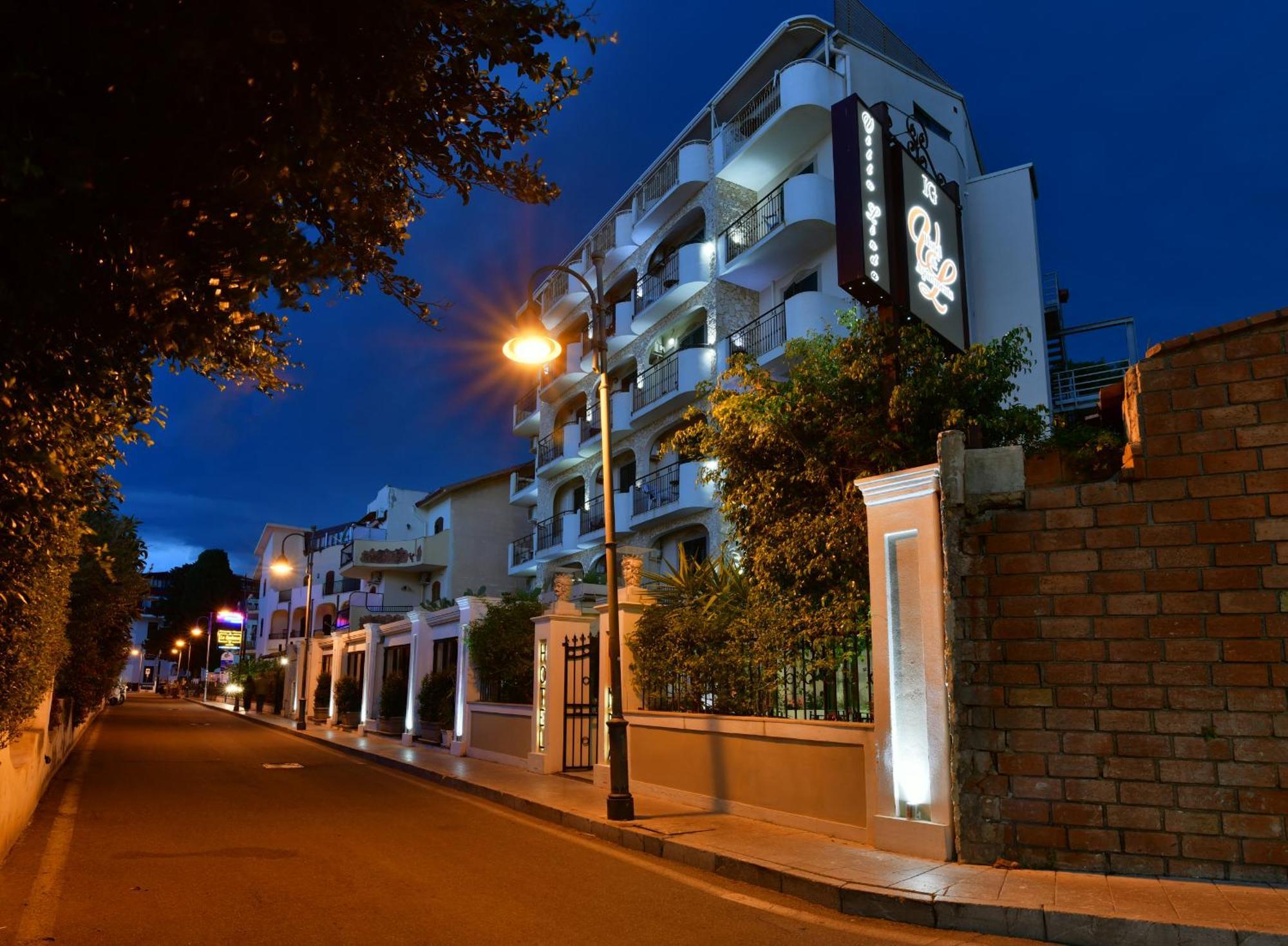 Hotel & Apartments Villa Linda Giardini Naxos Eksteriør billede