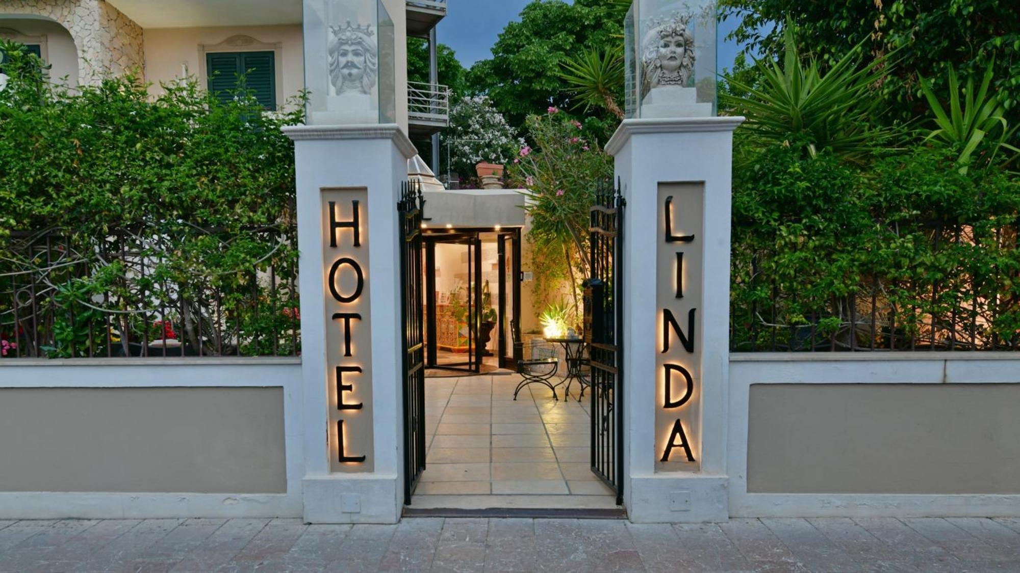 Hotel & Apartments Villa Linda Giardini Naxos Eksteriør billede