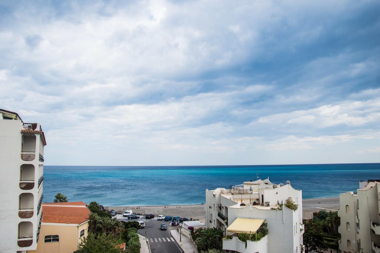 Hotel & Apartments Villa Linda Giardini Naxos Eksteriør billede